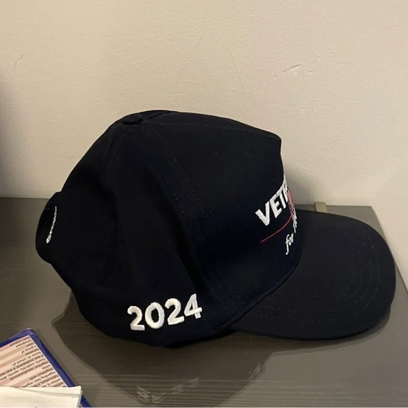 Donald Trump Veterans For Trump Authentic Campaign Official Hat Trucker Cap MAGA - Picture 4 of 5